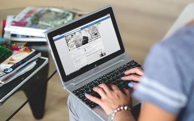 hands-woman-laptop-notebook (1)